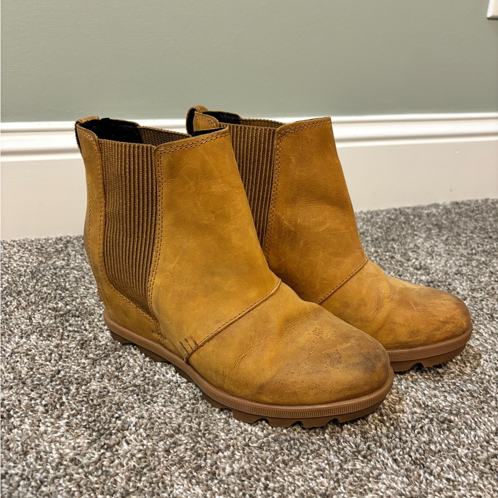 Sorel Joan of Artic Women's Camel Wedge Boots